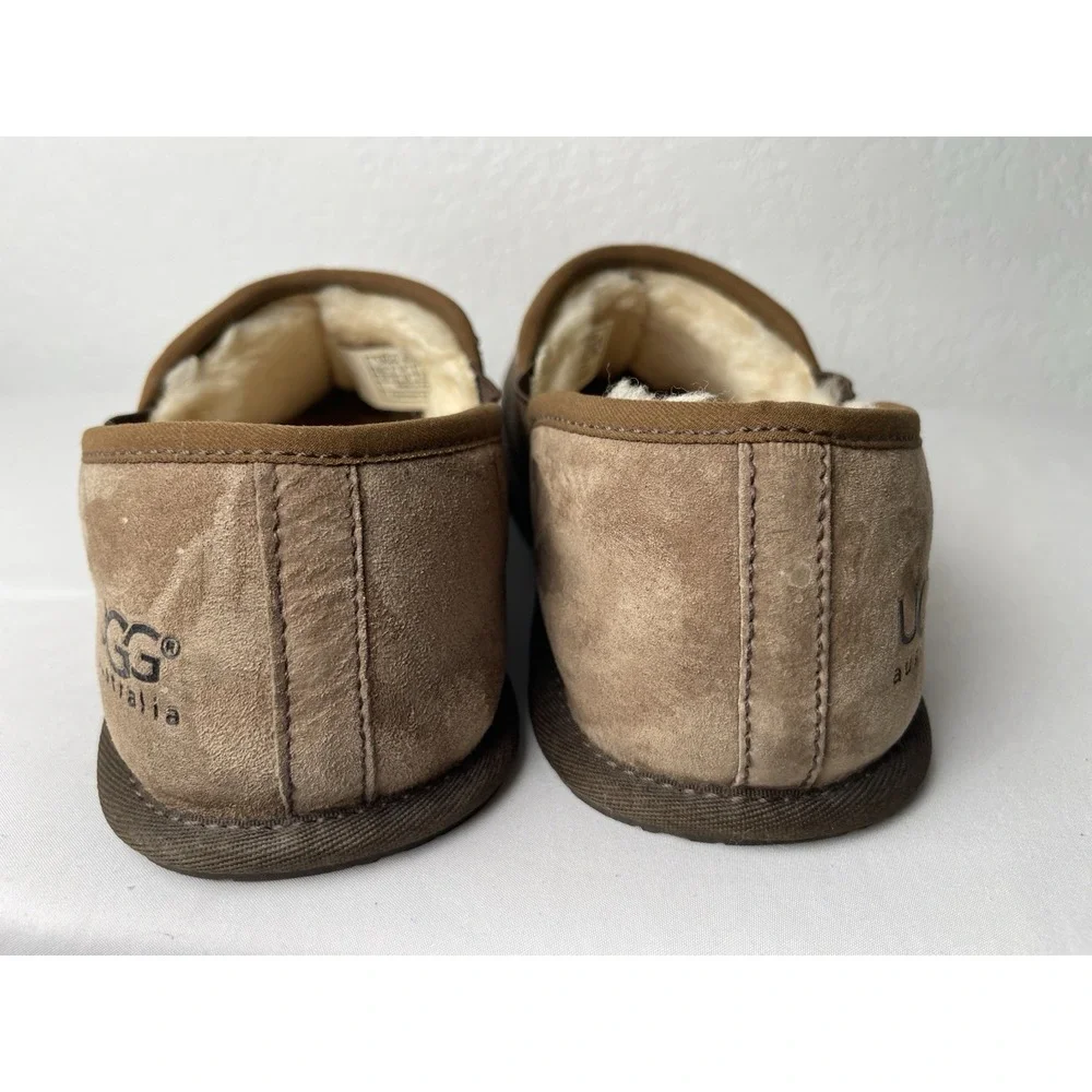 UGG Scuff Romeo ll Slippers Men's Size 11 Chestnut Suede Leather Fur Lined